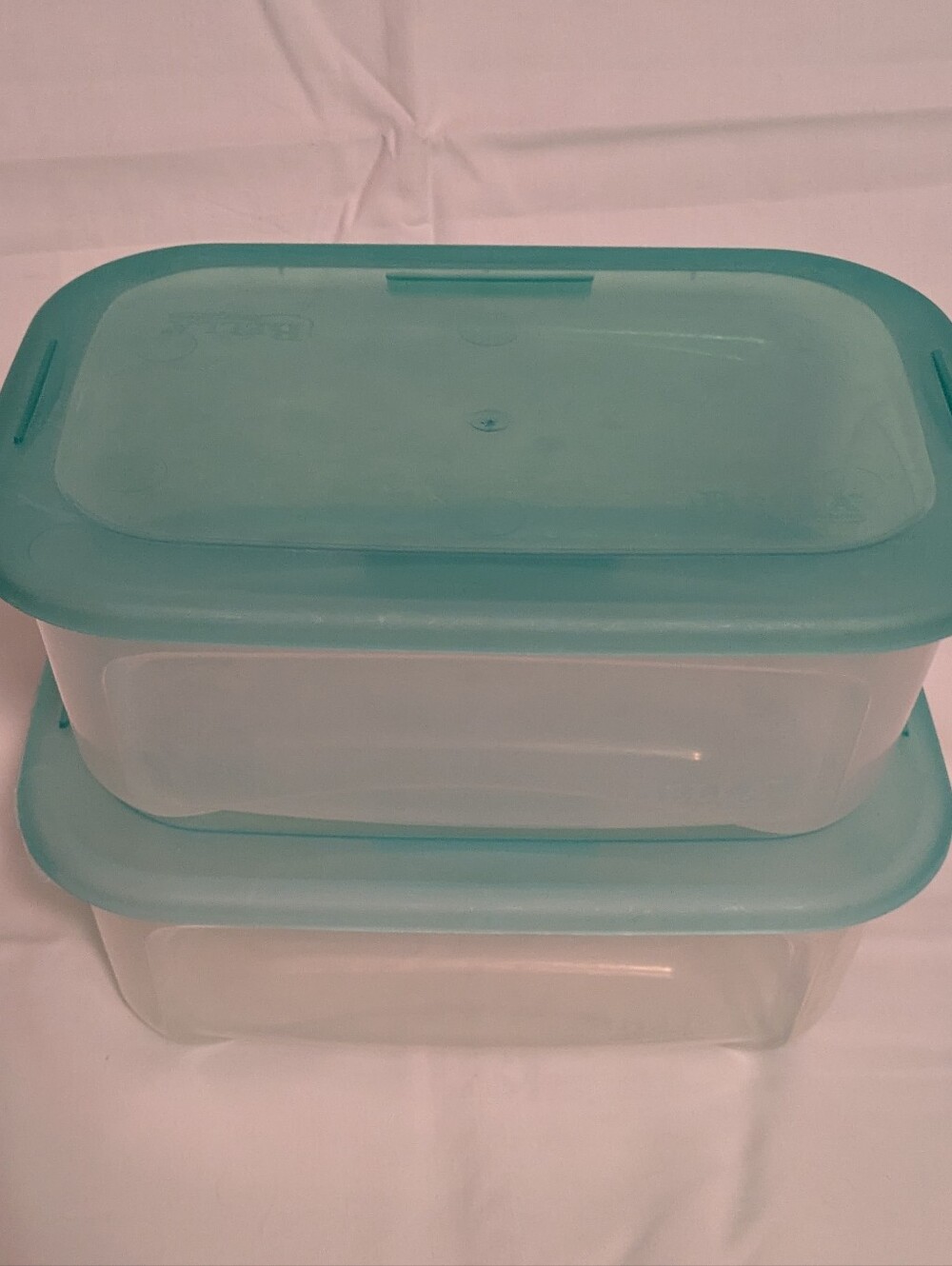 Bella Storage Solutions Airtight Food Storage Container Teal Lid Clear Plastic